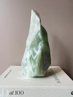 Jade Serpentijn stone size large