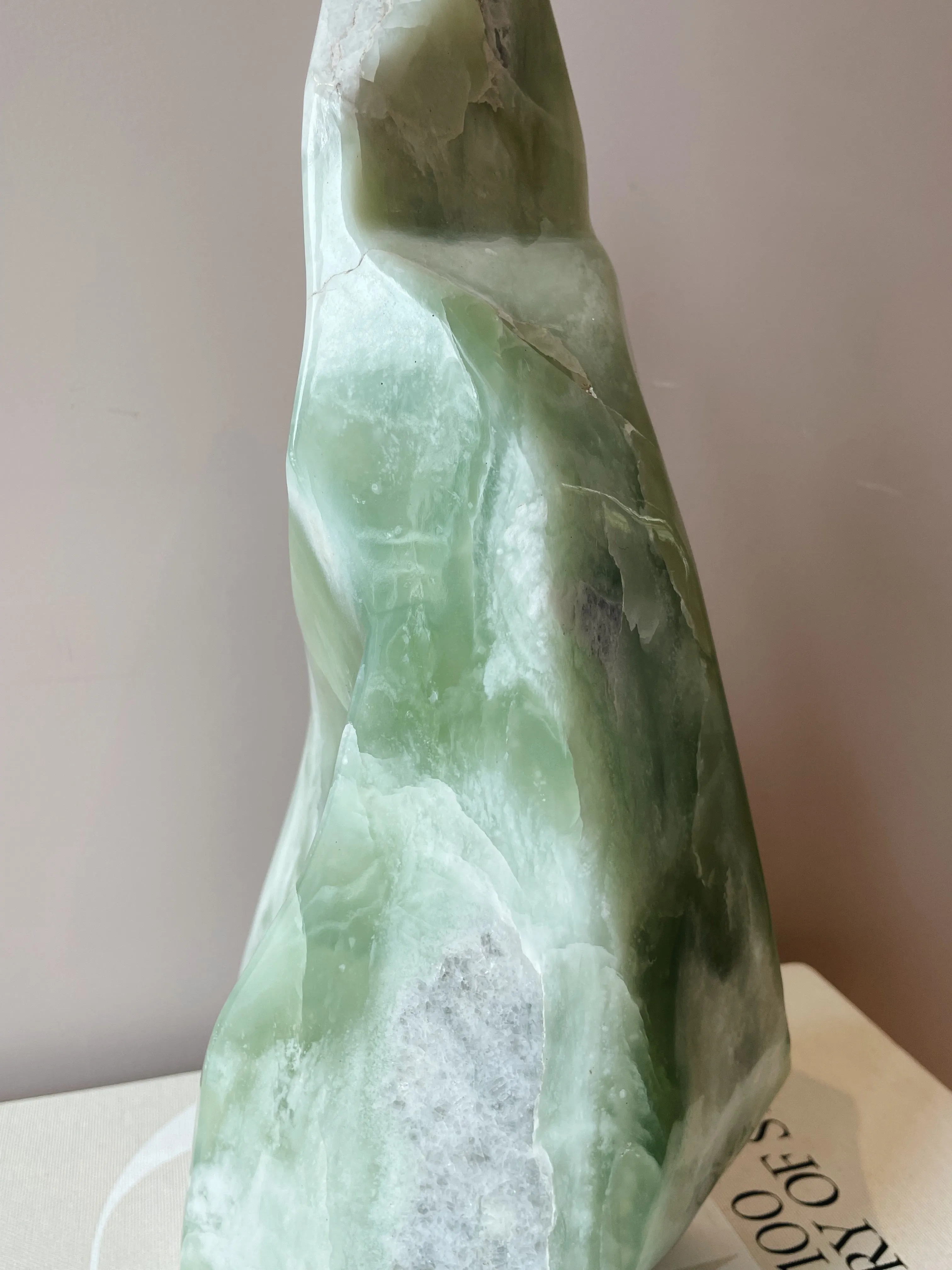 Jade Serpentijn stone size large